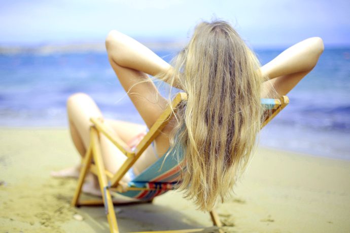 BEACH-HAIR-WITHOUT-HITTING-THE-SAND-WITH-DAVROE.jpg